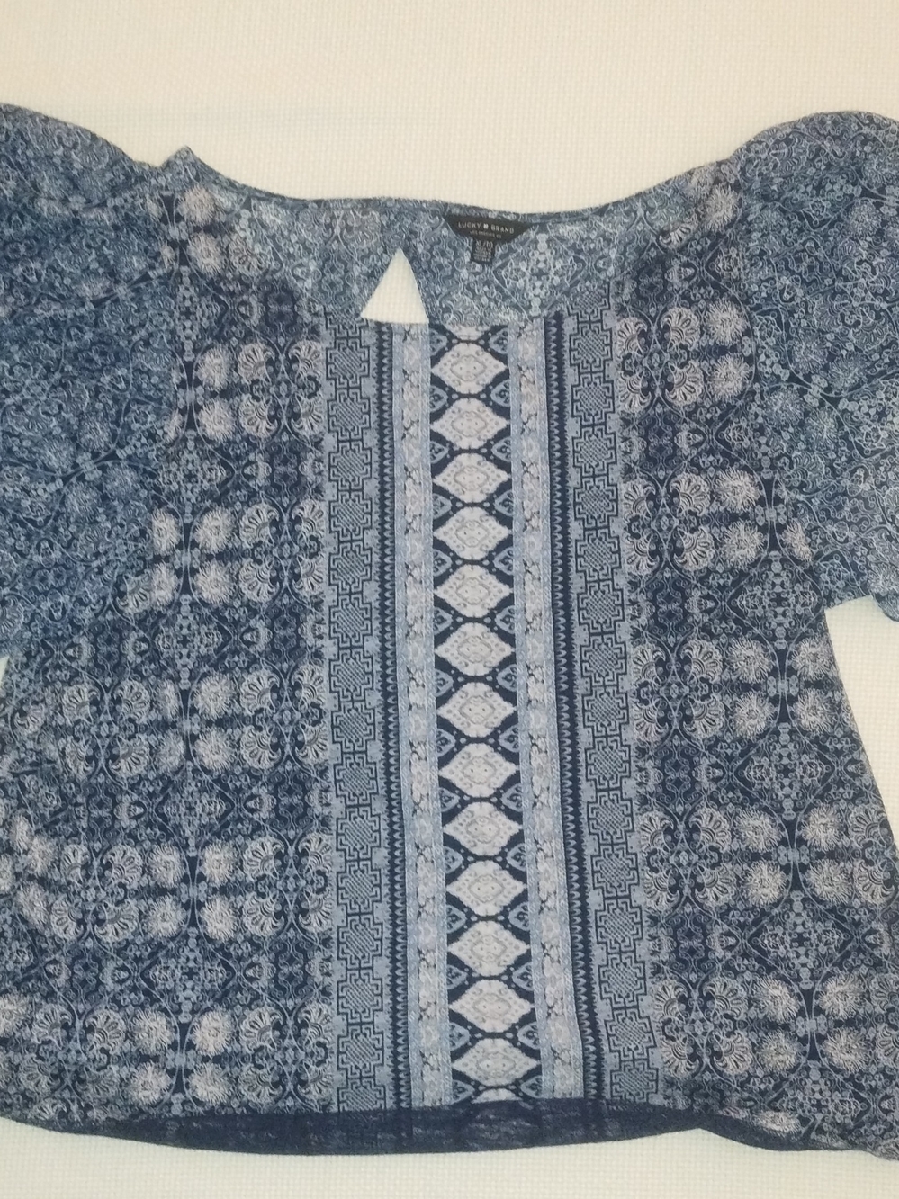 Lucky Brand Size XL Navy and Light Blue Patterned Flutter Sleeve Blouse